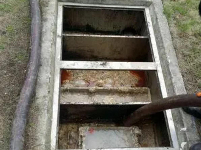 冯坡镇隔油池清理