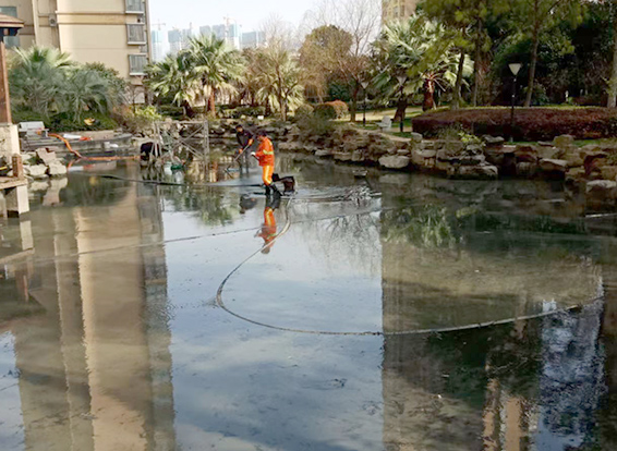 冯坡镇景观池淤泥清理